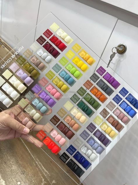 Nail Pallet Color, Nail Swatches Display Ideas, Nail Setup, Nail Pallet, Nail Tech School, Nail Organization, Neutral Nail Art, Nail Room Ideas, Nail Salon Interior Design