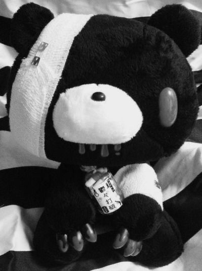 Teddy Bear Dark Aesthetic, Grunge Stuffed Animals, Goth Stuffed Animals, Emo Plushies, Black Plushie, Goth Plushies, Gloomy Bear Plush, Creepy Stuffed Animals, Creepy Core