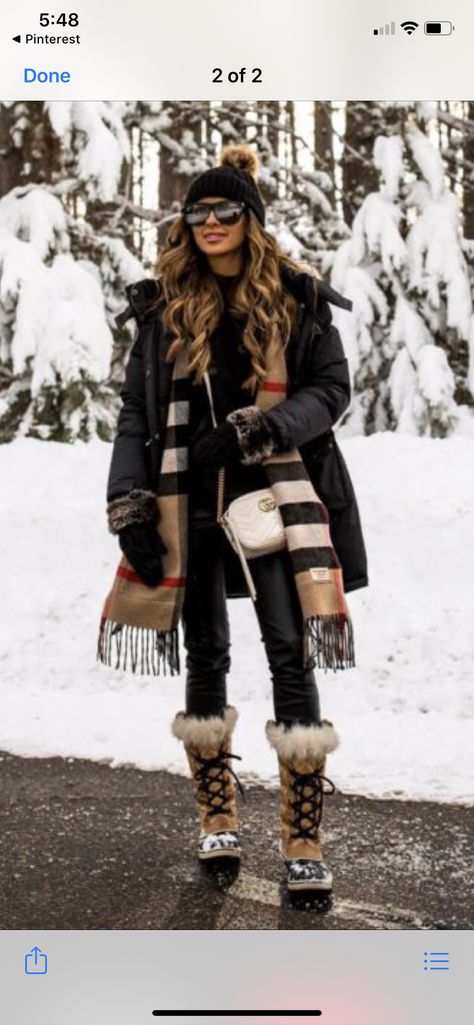 Snow Boots Outfits For Women, Whitefish Montana Winter, Montana Winter Outfits, Sorel Boots Outfit, Cute Snow Outfits, Winter Travel Clothes, Grey Boots Outfit, Ski Trip Outfits, Snow Boots Outfit