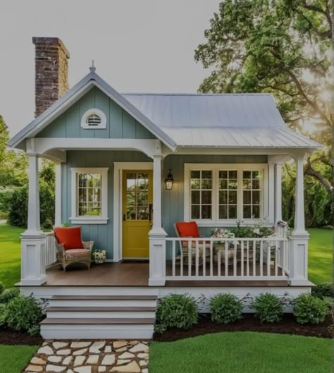 Small Cottage Exterior, Blue Houses, Cottage Cozy, Small Beach Houses, Hotel Ideas, Tiny House Village, Porch Remodel, Backyard Cottage, Small Cottage Homes