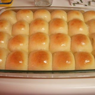 Bread Machine Rolls Recipes, Butter Roll Recipe, Bread Machine Rolls, Easy Yeast Rolls, White Rolls, Yeast Rolls Recipe, No Yeast Dinner Rolls, Homemade Rolls, Easy Rolls