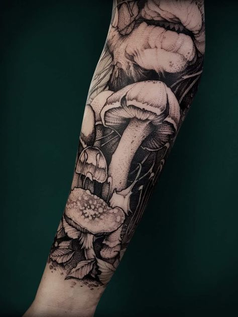 Dark Woodland Tattoo, Mushroom Tattoo Ideas, Forest Tattoo Sleeve, Tatuaje Cover Up, Places To Get Tattoos, Mushroom Tattoo, 16 Tattoo, Nature Tattoo Sleeve, Bright Tattoos