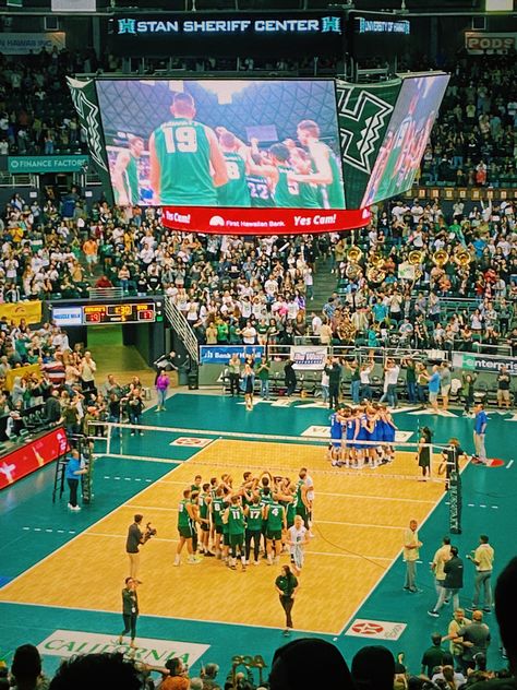 Hawaii University, Uh Manoa, Men Volleyball, University Of Hawaii At Manoa, Mens Volleyball, University Of Hawaii, Dream College, Dream School, Living Life