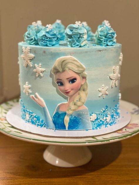 Elsa Images For Cake, Small Elsa Cake, Frozen Cake Design Birthdays, Elsa Themed Cake, Simple Elsa Cake, Birthday Cake Elsa Frozen, Frozen Cake Simple, Elsa Birthday Cakes, Simple Frozen Cake