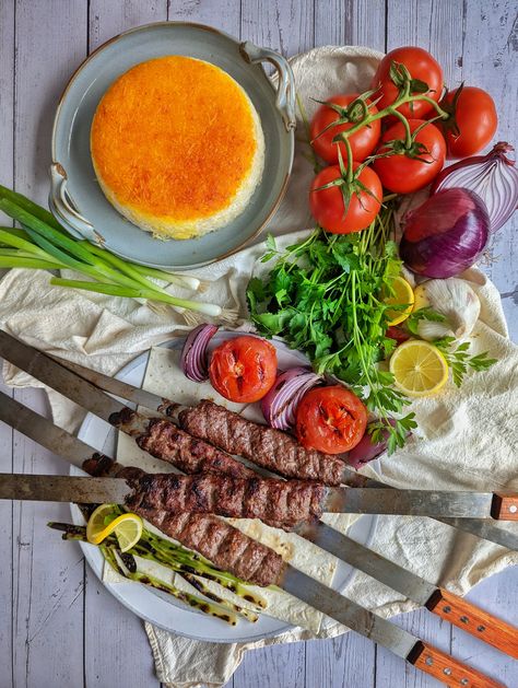 Kabob Koobideh Kabob Koobideh, Greek Gyros, Persian Recipes, Kebab Skewers, Meat Skewers, Moroccan Dishes, Persian Cuisine, Skewers Grill, Paleo Beef