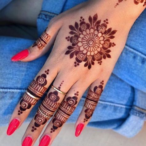 Tikki Mehndi, Tato Henna, Finger Henna Designs, Henna Tattoo Designs Hand, Simple Henna Tattoo, Tattoo Henna, Latest Henna Designs, Mehndi Designs For Kids, Simple Mehndi Designs Fingers