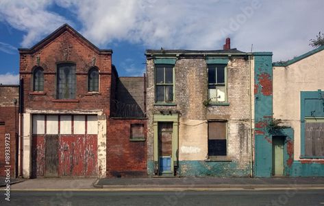 Hull England, Derelict House, Abandoned Town, Derelict Buildings, Property Investor, Affordable Housing, Abandoned Buildings, Abandoned Houses, Commercial Property