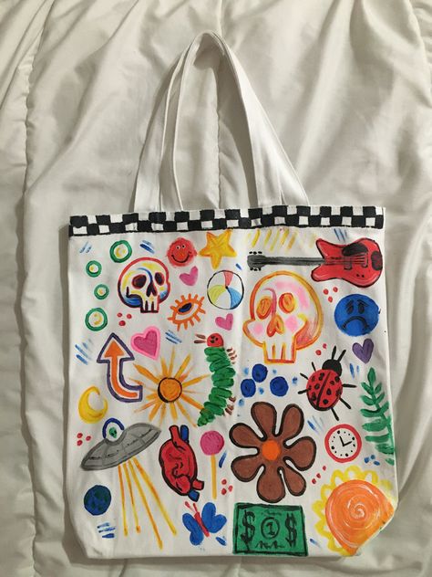 Totebag Painting Ideas Simple, Paint Bags, Drawing On Tote Bag, Painted Bags Ideas, Painting Bags Ideas, Painted Totes, Tote Bag Drawing, Tote Bag Drawing Ideas, Totebag Lukis