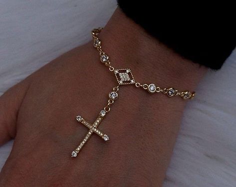 Dope Jewelry, Popular Jewelry, Diamond Chain, Jewelry Lookbook, Diamond Cross, Cross Bracelet, Gold Cross, Girly Jewelry, Bezel Diamond