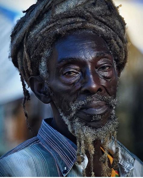 Rastafarian Culture, Afro Curls, Dreadlock Hairstyles For Men, Makeup Hacks Beauty Secrets, Dreadlock Styles, Athletic Hairstyles, Dreadlock Hairstyles, We Are The World, Hair Reference