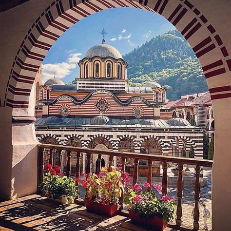 BULGARIA OFFICIAL 🇧🇬 (@bulgariaofficial) • Rila Monastery Bulgarian Mountains, Monastery Aesthetic, Bulgarian Architecture, Colourful Architecture, Rila Monastery, Balkan Peninsula, 1000 Years, East Europe, Sofia Bulgaria