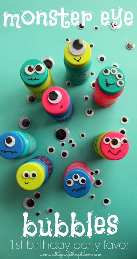 Monster Eye Bubbles - Wait Til Your Father Gets Home Monster Birthday Party Favors, Diy Kids Party Favors, Monster Party Favors, Bubbles Party, Monster First Birthday, Diy Kids Party, Monster Birthday Party, Little Monster Birthday, Monster 1st Birthdays