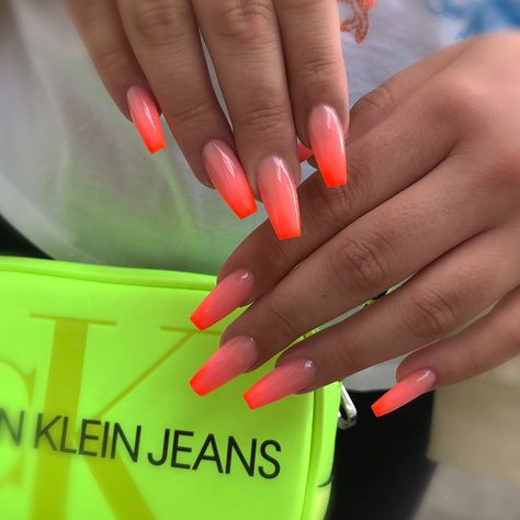 Ombre Nails Orange, College Nails, Orange Ombre Nails, Nails After Acrylics, Kylie Nails, Designs For Short Nails, Queen Nails, Gel Toe Nails, Gold Glitter Nails