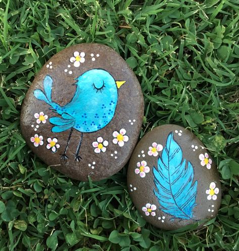 Bird Rocks, Spring Rocks, Rich Garden, Bird Nest Painting, Painted Garden Rocks, Diy Rock Art, Stone Art Painting, Painted Rocks Craft, Painted Shells