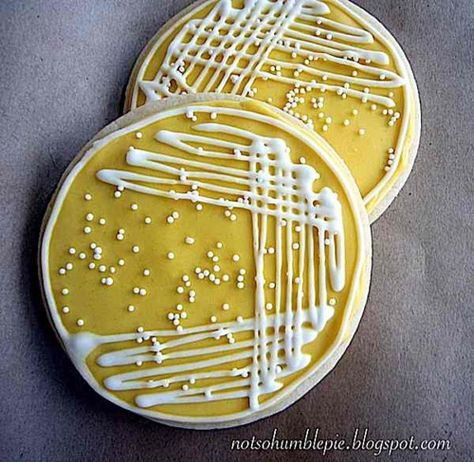 Microbiology agar streak plate cookies.  These are so awesome, I wish I had thought of them when I took microbiology. Microbiology Decoration, Biomedical Scientist, Food Microbiology, Science Cake, Nursing Things, Thesis Ideas, Lab Week, Humble Pie, Medical Laboratory Science