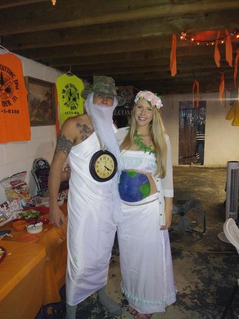 Couples Costumes Pregnant, Father Time Costume, Couples Costumes For Pregnant Women, Costume Ideas For Pregnant Couples, Pregnant Costume Ideas For Couples, Couples Costumes Pregnant Wife, Couples Costume Pregnant Maternity Halloween, Hilarious Pregnant Halloween Costumes, Maternity Halloween Costume