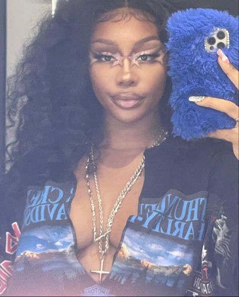 Sza Singer, Pretty Makeup, We Heart It, Instagram Profile, Lost, On Twitter, Makeup, Twitter, Blue