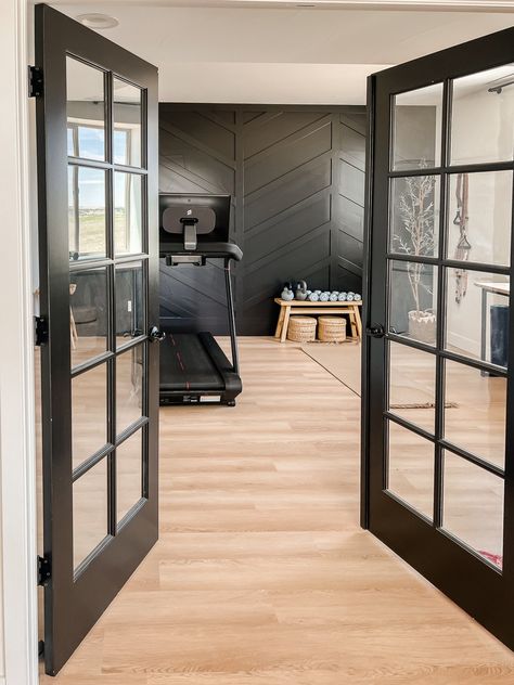 New Home Gym Space! Basement Workout Room, Modern Home Gym, Gym Space, Home Gym Basement, Dream Home Gym, Sarah Joy, Workout Room Home, Home Gym Garage, Basement Gym