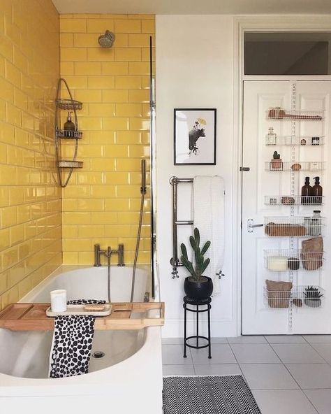 Small Bathroom Interiors We Love Girly Minimalist Bathroom, Colorful Bathrooms, Yellow Bathroom, Decor Shabby Chic, Family Bathroom, Door Storage, Style At Home, Small Bathroom Remodel, Design Case