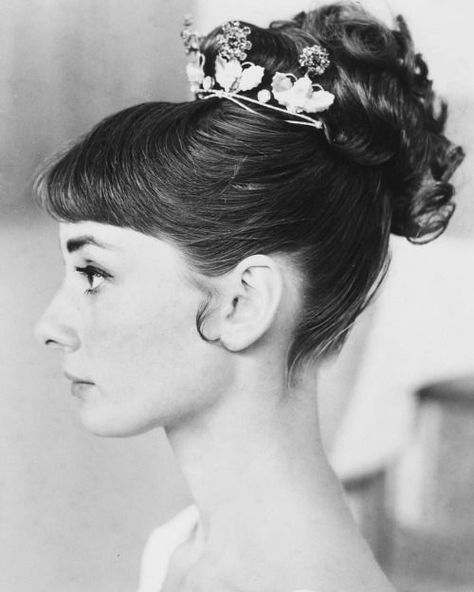 Audrey Hepburn Hair, Audrey Hepburn Inspired, Hair Test, Hepburn Style, White Poppy, Beautiful Lips, Vogue Magazine, Rome Italy, Hair And Makeup