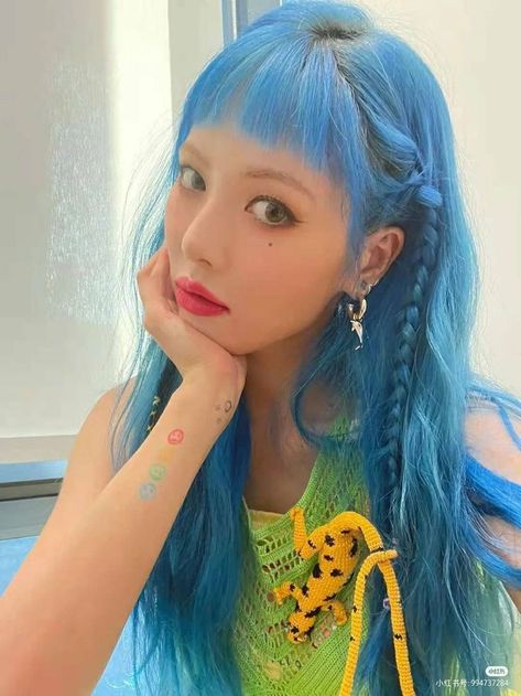 Hyuna Red, Hyuna Photoshoot, Hyuna And Edawn, Hyuna Kim, Hyun A, Girl Icons, Kpop Girl Groups, Blue Hair, Hair Inspo