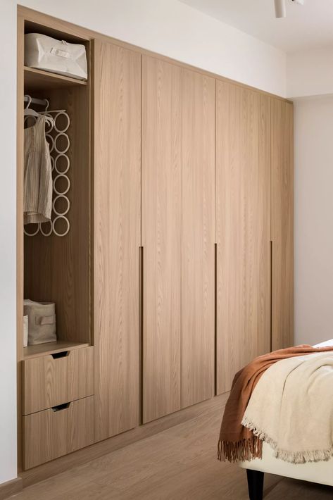 Japandi Bedroom With Wardrobe, Japandi Bedroom Closet Ideas, Modern Bedroom Closet Doors, Japandi Built In Wardrobe, Room Ideas With Wardrobe, Bedroom Design With Storage, Built In Closet Bedroom, Room Closet Designs, Bedroom Design Closet