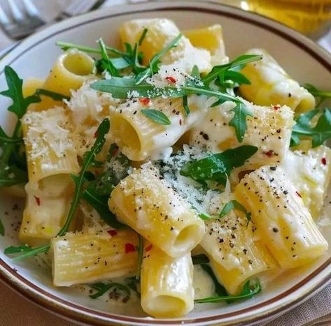 Jamie Oliver | Lemon Ricotta Pasta with Arugula | Facebook Pasta With Arugula, Lemon Ricotta Pasta, Arugula Pasta, Gordon Ramsay Recipe, Stanley Tucci, Italian Pasta Dishes, Ricotta Pasta, Diner Recept, Jamie Oliver Recipes