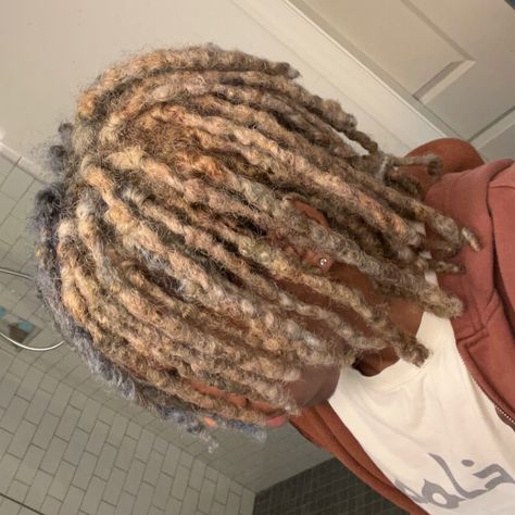 Dyed Dreads, Mens Dreadlock Styles, Blonde Dreadlocks, Dreadlocks Men, Dread Hairstyles For Men, Mens Dreads, Cute Dreads, Dreadlock Hairstyles For Men, Colored Curly Hair