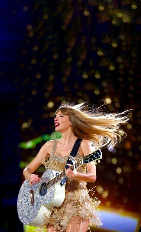 Taylor Swift Eras Tour Fearless, Fearless Wallpaper, Eras Tour Fearless, Tyler Swift, Taylor Swift Images, Photos Of Taylor Swift, Taylor Swift Birthday, Estilo Taylor Swift, Taylor Swift Cute