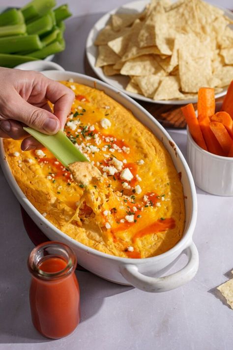 Buffalo Dip Crock Pot, Vegetarian Buffalo Dip, Vegan Buffalo Dip, Buffalo Dip Recipe, Vegetarian Buffalo, Broccoli Dip, Pescatarian Food, Buffalo Dip, Black Bean Dip