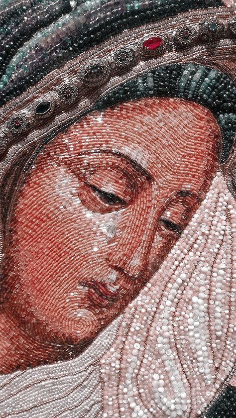 Bead Painting Canvases, Tambour Embroidery Patterns Beadwork, Beaded Embroidery Aesthetic, Beeds Embroidary, Beaded Artwork On Canvas, Beaded Paintings, Bead Portrait, Beaded Portrait Art, Bead Artwork