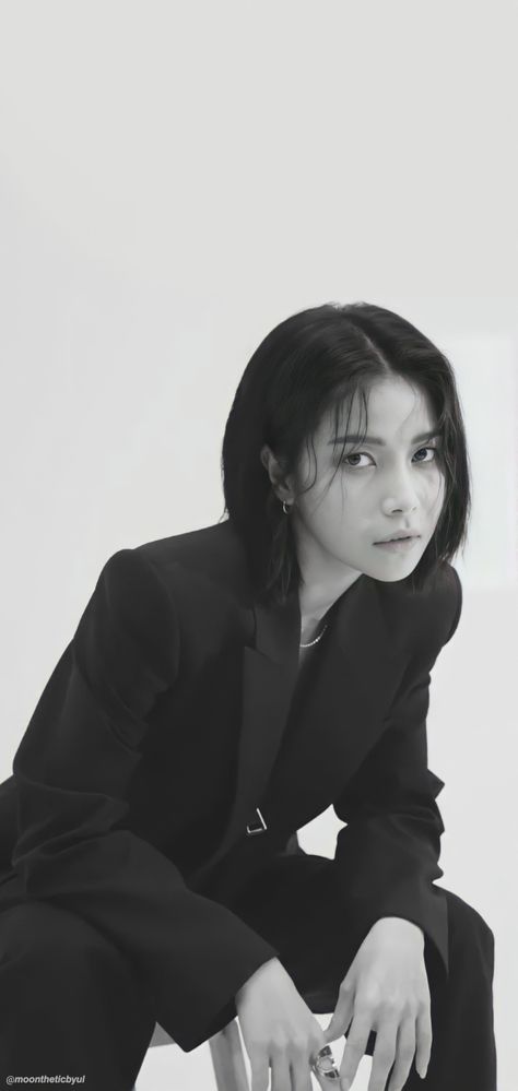 wallpapers ; aesthetic ; solar ; kim yongsun Mamamoo Solar Wallpaper, Solar Kpop, Solar Wallpaper, Solar Aesthetic, Next Wallpaper, Mamamoo Solar, Solar Mamamoo, Lazy People, Short Black Hairstyles