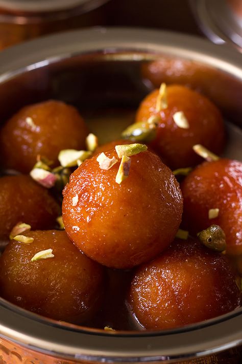 Easy Gulab Jamun Recipe, Gulab Jamun Recipe, Jamun Recipe, How To Store Bread, Physically Fit, Indian Dessert, Gulab Jamun, Tastemade Recipes, Indian Sweet