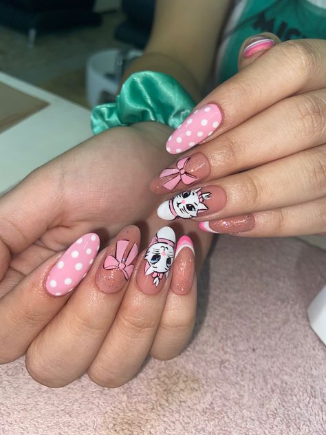 Almond Nails Cartoon Designs, Disney Marie Cat Nails, Marie Aristocat Nails, Cute Cartoon Nail Art Designs, Cartoon Almond Nails, Aristocats Nail Art, Easter Acrylic Nails Designs Spring, Marie Nails Disney, Marie Aristocats Nails