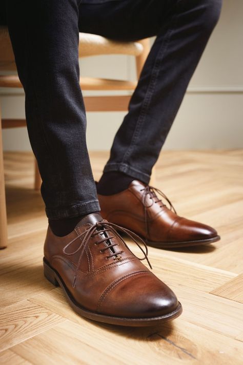 Brown Oxford Shoes Outfit Mens, Brown Oxford Shoes Outfit, Leather Shoes Men Formal, Trending Shoes For Men, Footwear Photography, Oxford Shoes Brown, Brown Shoes Men, Gents Shoes, Brown Oxford Shoes