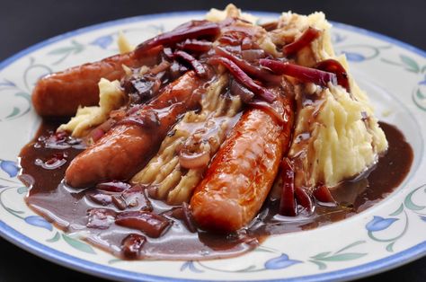 Deluxe Caramelised Red Onion Gravy with Sausage and Mash ~ Simple Food Red Onion Gravy, Caramalised Onions, Sausage And Mash, Onion Gravy, Simple Food, Spread Recipes, Gifts For Coffee Lovers, Sausages, Caramelized Onions