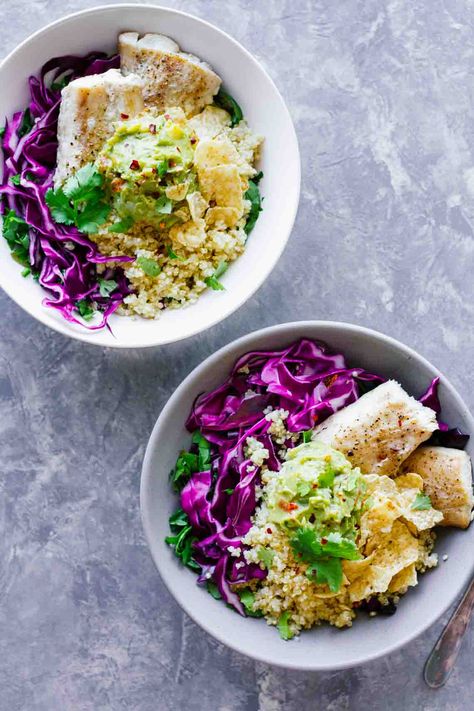 Mahi-Mahi Taco Bowls! Gluten-free, under 30 minutes, and perfect for game day. Topped off with delicious guacamole! Baked Mahi Mahi, Jar Of Lemons, Mahi Mahi Tacos, Healthy Taco Recipes, Gluten Free Easy, Quick Healthy Dinner, Taco Bowls, Healthy Tacos, Gluten Free Recipes For Dinner