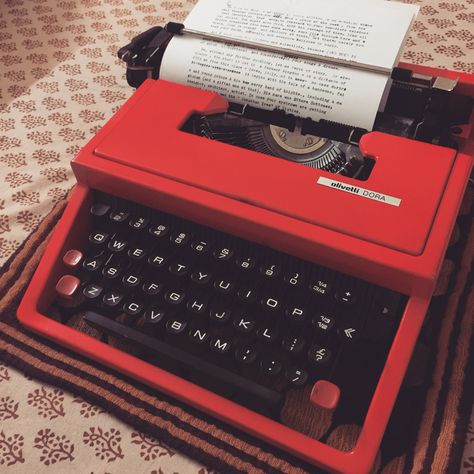 80s Typewriter, Red Writing Aesthetic, Bestie Aesthetics, Red Typewriter, Hedda Hopper, Silly Girls, Vintage Life, Typewriter, Writing A Book