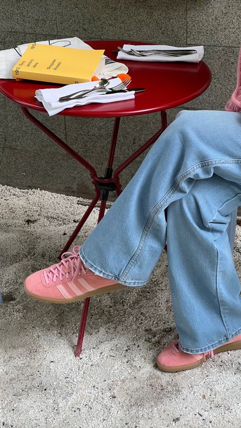 Adidas Bermuda Glow Pink, Adidas Bermuda Shoes, Adidas Bermuda Pink, Pink Shoes Outfit Sneakers, Adidas Pink Shoes, Slow Life Aesthetic, Bermuda Adidas, Pink Shoes Outfit, Adidas Bermuda