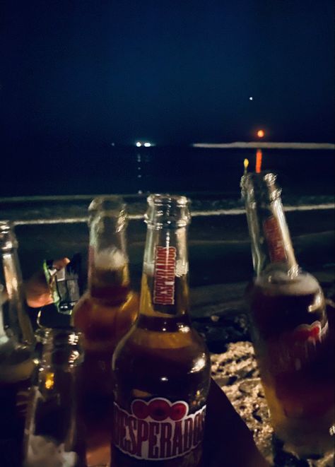 #sea #friends #chill #beer Beer Party Aesthetic, Beer Bottles Aesthetic, Beer With Friends Night, Beer Astethic, Beer Bottle Aesthetic, Backrooms Oc, Lads Holiday, Beer With Friends, Meagan Brandy