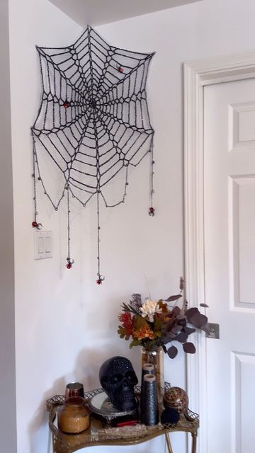 Macrame Spider Web, Spider Web Crochet, Crochet Spider, Spider Webs, Craft Day, Pretty Patterns, Anaconda, Creepers, Spider Web