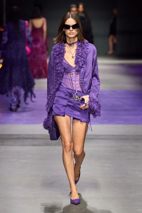 Versace Runway, Spring 2023 Ready To Wear, Versace Spring, 2023 Ready To Wear, Moda Boho, Spring 2023, Fashion Show Collection, Estilo Boho, Primavera Estate