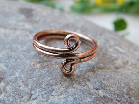 Solid Copper Ring, Spiral ring, Prefect Band Ring, Handmade Ring, Copper Jewelry, arthritis rings for women, anniversary gift,Beautiful Ring All my Designs are original. Size - All Ring Size This Ring is for Women Occasion:- Anniversary Gift, Birthday Gift, Wedding Gift, Gift Pendant, Valentine's Gift, Engagement Gift, New Year Gift, Christmas Gift, Other Occasion & Parties, etc. *  Gifts for Boyfriend *  Gifts for Dad*  Gifts for Girlfriend*  Gifts for Husband*  Gifts for Mom*  Gifts for Sister Copper Wire Rings, For Boyfriend Gifts, Wire Jewelry Patterns, For Girlfriend Gifts, Ring Wrap, Husband Gifts, Spiral Ring, Swirl Ring, Copper Ring