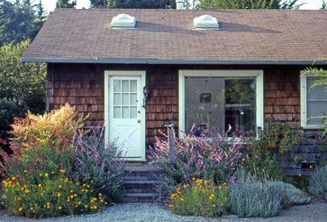 Small Front Yards, Small Front Yard Landscaping, Small Front Yard, Cottage Garden Plants, Cottage Garden Design, Coastal Gardens, Dry Creek, Landscape Designs, Beach Cottage Decor