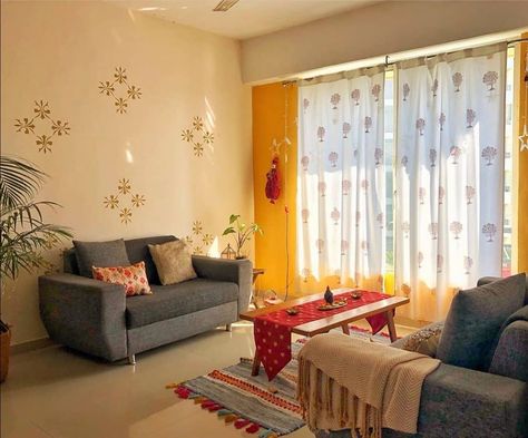 Indian Living Room Color Ideas, Living Room Designs India, Indian Living Room, Indian Room Decor, Colourful Living Room Decor, Indian Home Interior, Ethnic Home Decor, The Curtains, Luxury Living Room Design