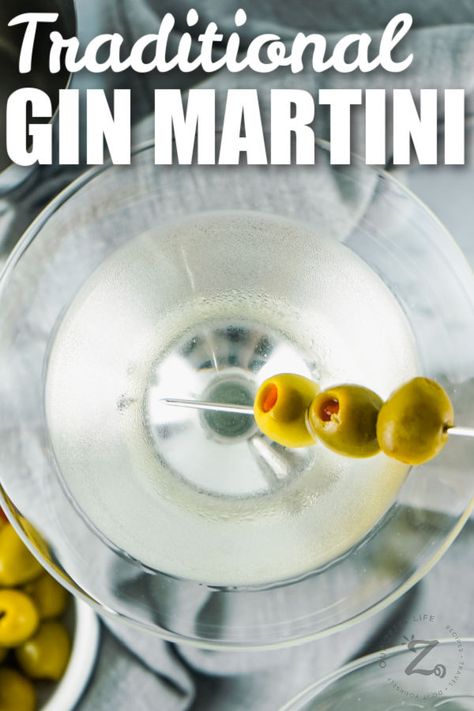 close up of Traditional Gin Martini with olives and writing Best Gin Martini Recipe, Martini Recipes Classic, Dry Martini Recipe, Dry Gin Martini, Dirty Martini Recipe, Lemon Martini, Martini Recipes Vodka, Gin Martini, Perfect Martini