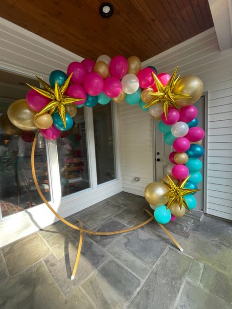 Summer Balloon Arch, Pink And Teal Party, Colorful Balloon Arch, Twins Graduation, 40th Birthday Party Themes, Senior Sunset, Graduation Things, Teal Balloons, Pub Ideas