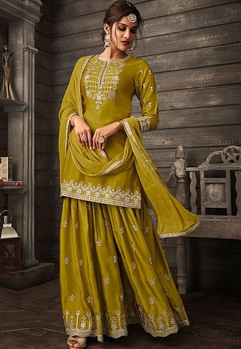 Sharara Style, Sharara Designs, Gaun Fashion, Sharara Suit, Salwar Kamiz, Kurta Designs Women, Ethnic Outfits, Pakistani Dress Design, Reception Wedding