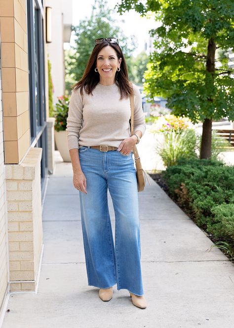 All Types Of Jeans, Wide Leg Jeans Outfit Fall, Outfits With Wide Leg Jeans, Wide Leg Jean Outfits, Ankle Jeans Outfit, Wide Leg Jeans Winter, How To Wear Wide Leg Jeans, Wide Leg Jeans Shoes, Styling Wide Leg Jeans