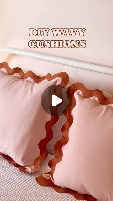 roseryapparel on February 4, 2024: "〰️ wavy cushion cover tutorial is now up on my youtube 〰️" Cushion Cover Tutorial, Diy Throw Pillow Covers, Diy Cushion Covers, Pillow Cases Tutorials, Pillow Cases Diy, Diy Cushion, Cushion Cover, Pillow Cases, Cushions